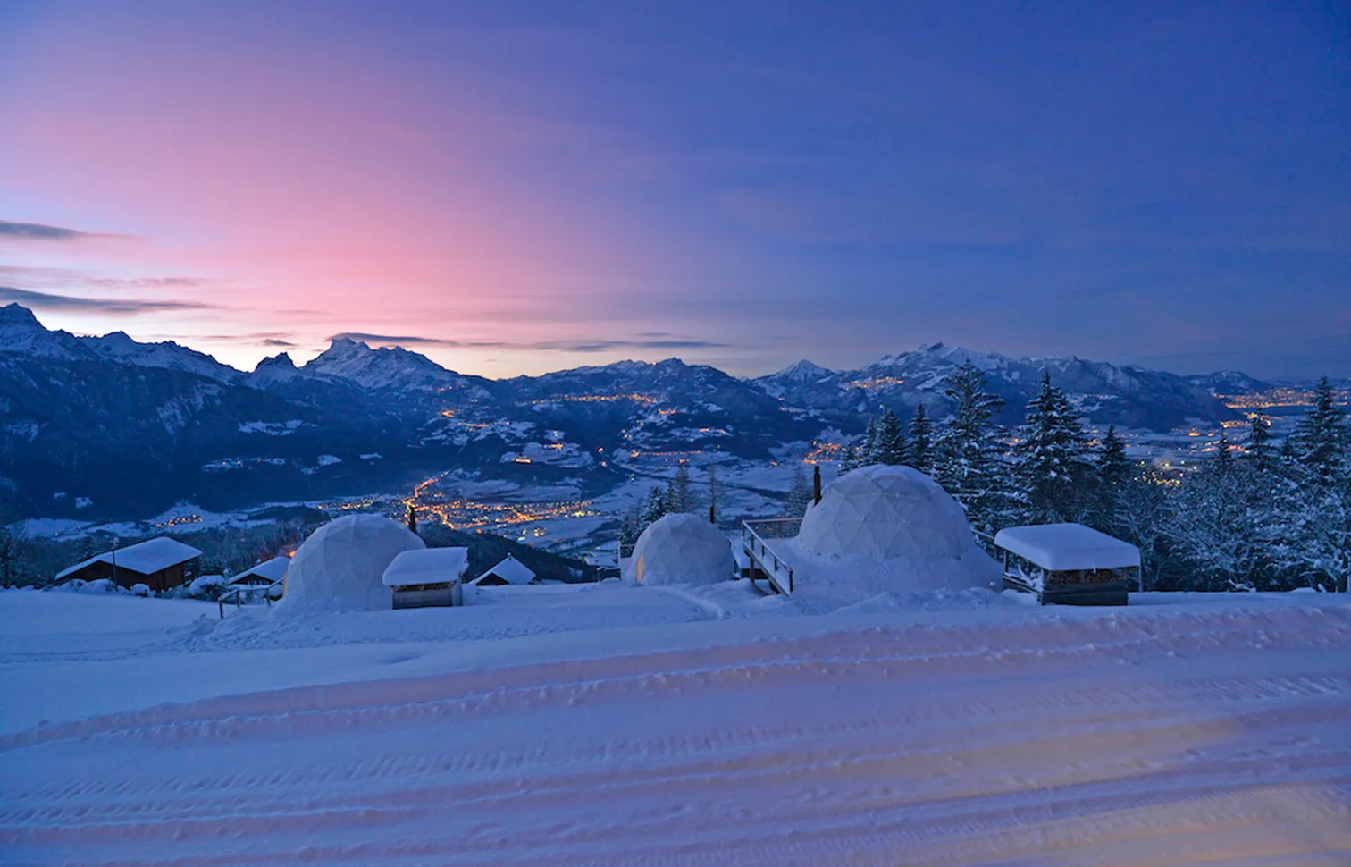 Soleil sur les montagnes Valaisannes