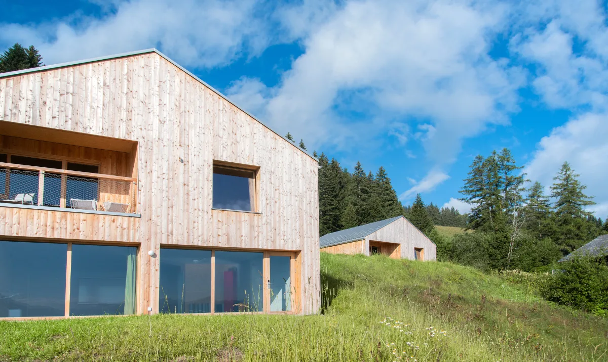 Chalet à la montagne dans les Alpes Suisse