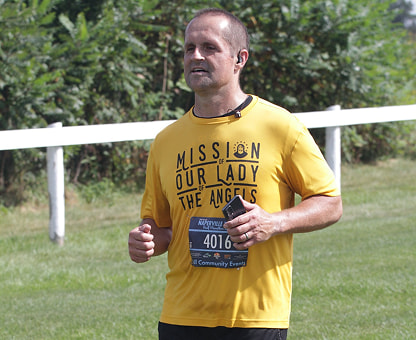 Bart Newman running a race