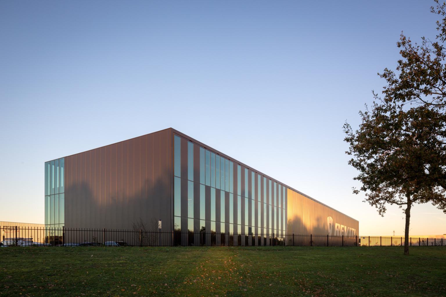 Vrachtwagen- & trailerreclame - REV'IT