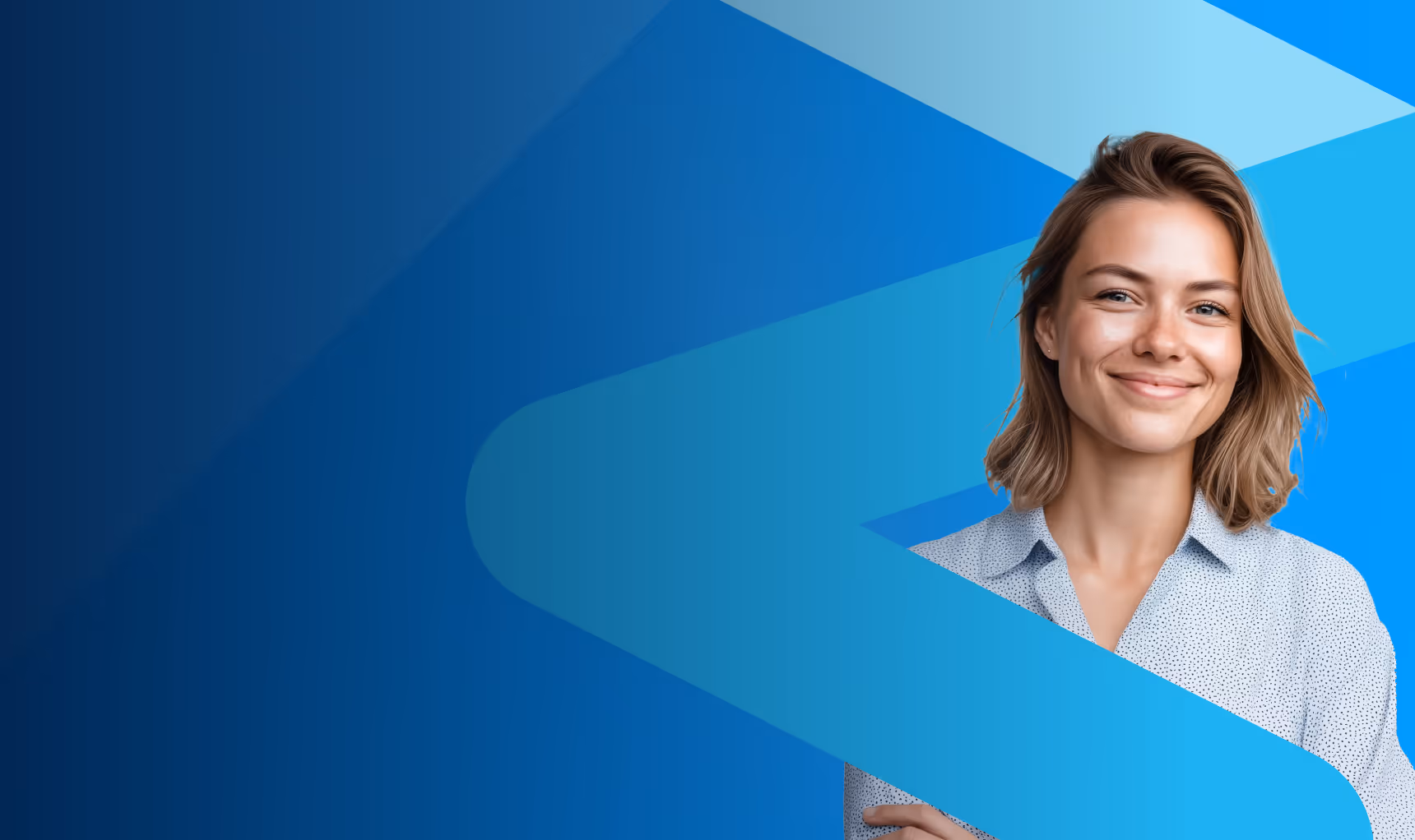 Uśmiechnięta młoda kobieta z krótkimi blond włosami na niebieskim tle z abstrakcyjnym wzorem.
