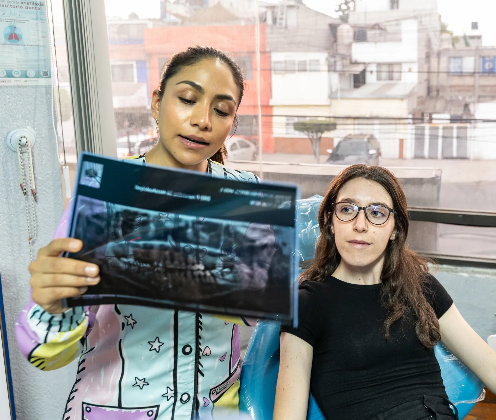 ortodoncia en consultorio dental pasta y cepilllo