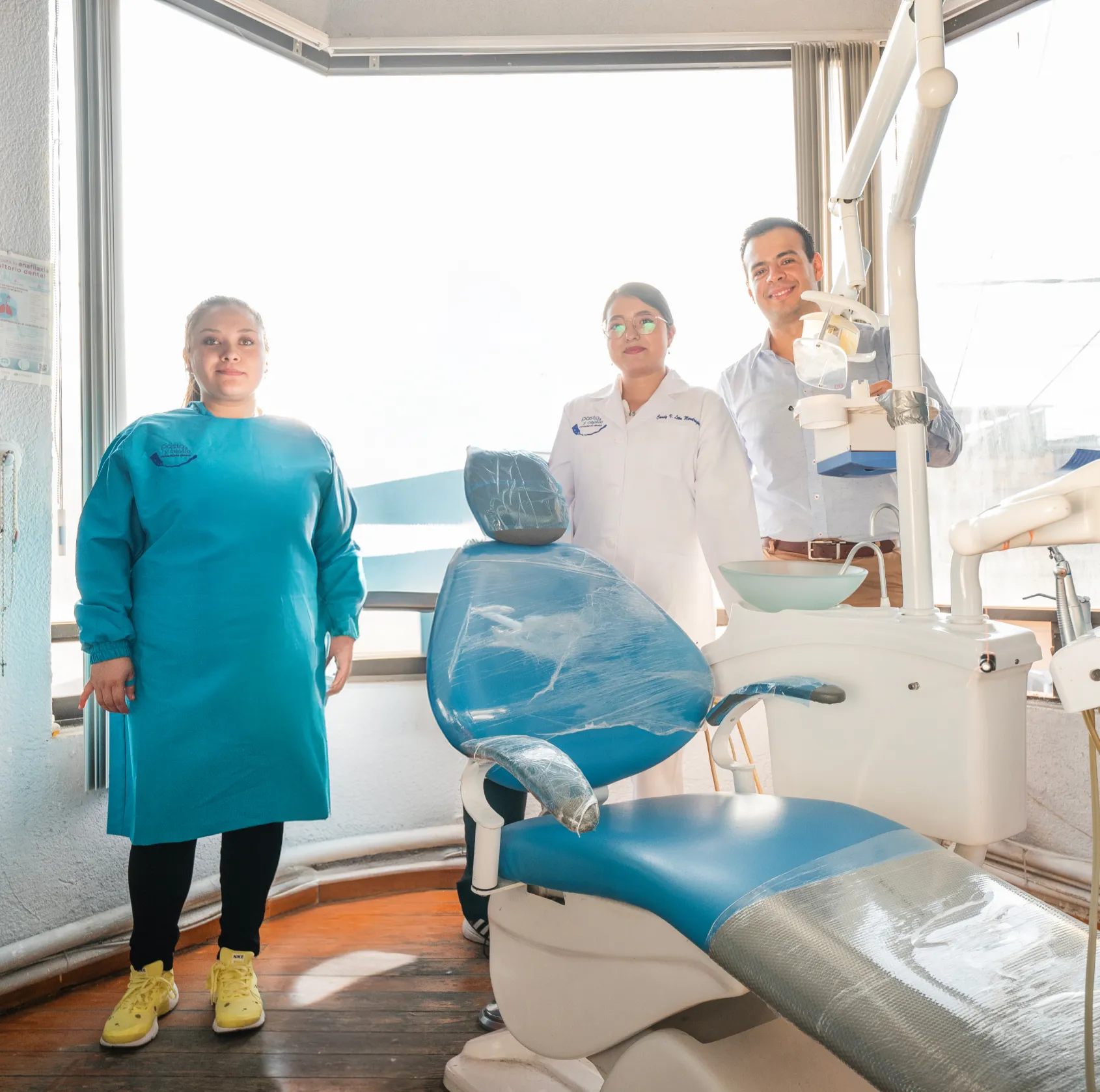 Equipo dental en Consultorio Pasta y Cepillo