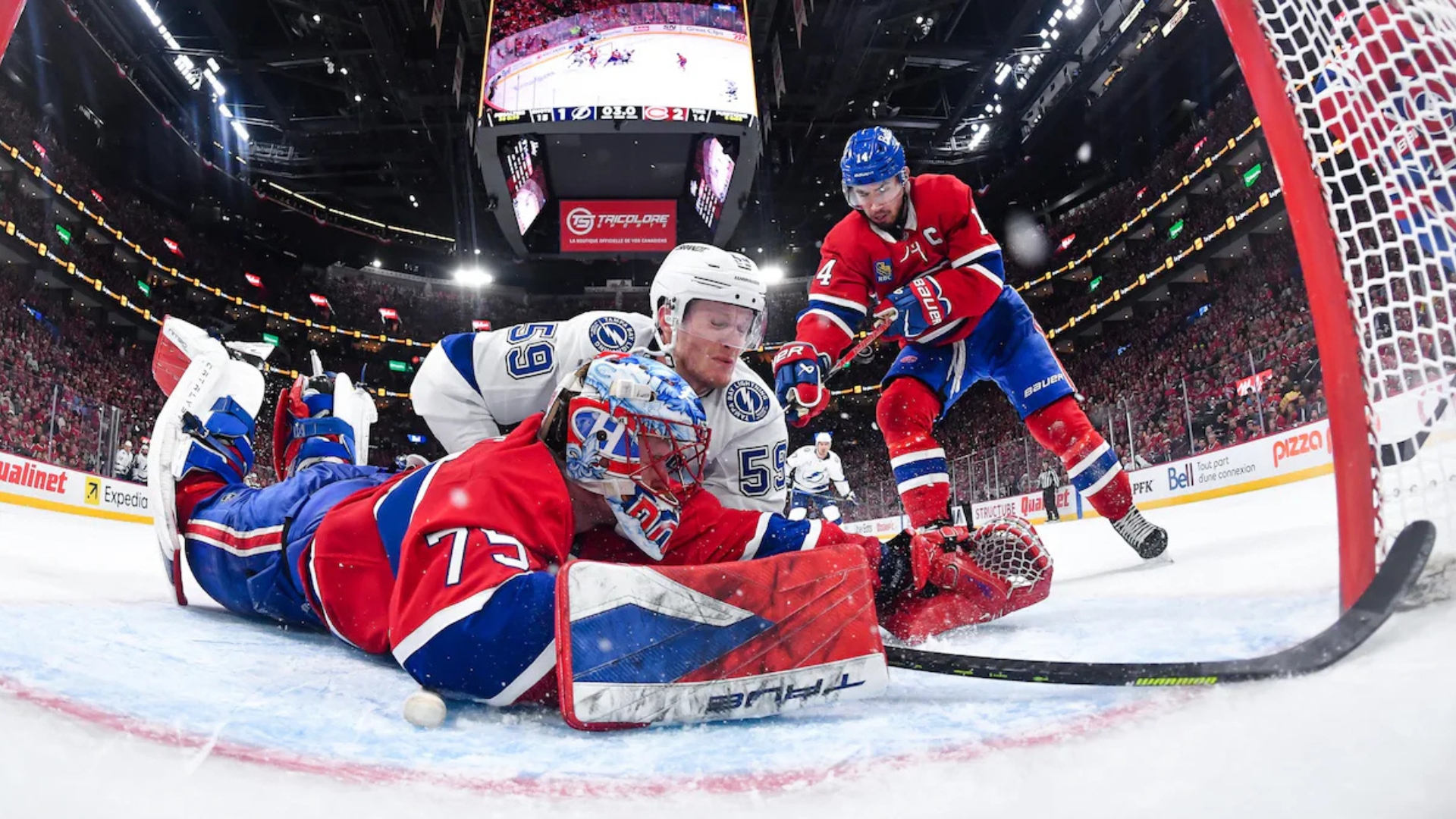 Action du match Canadiens contre Lightning lors du match 6 des séries NHL 2026