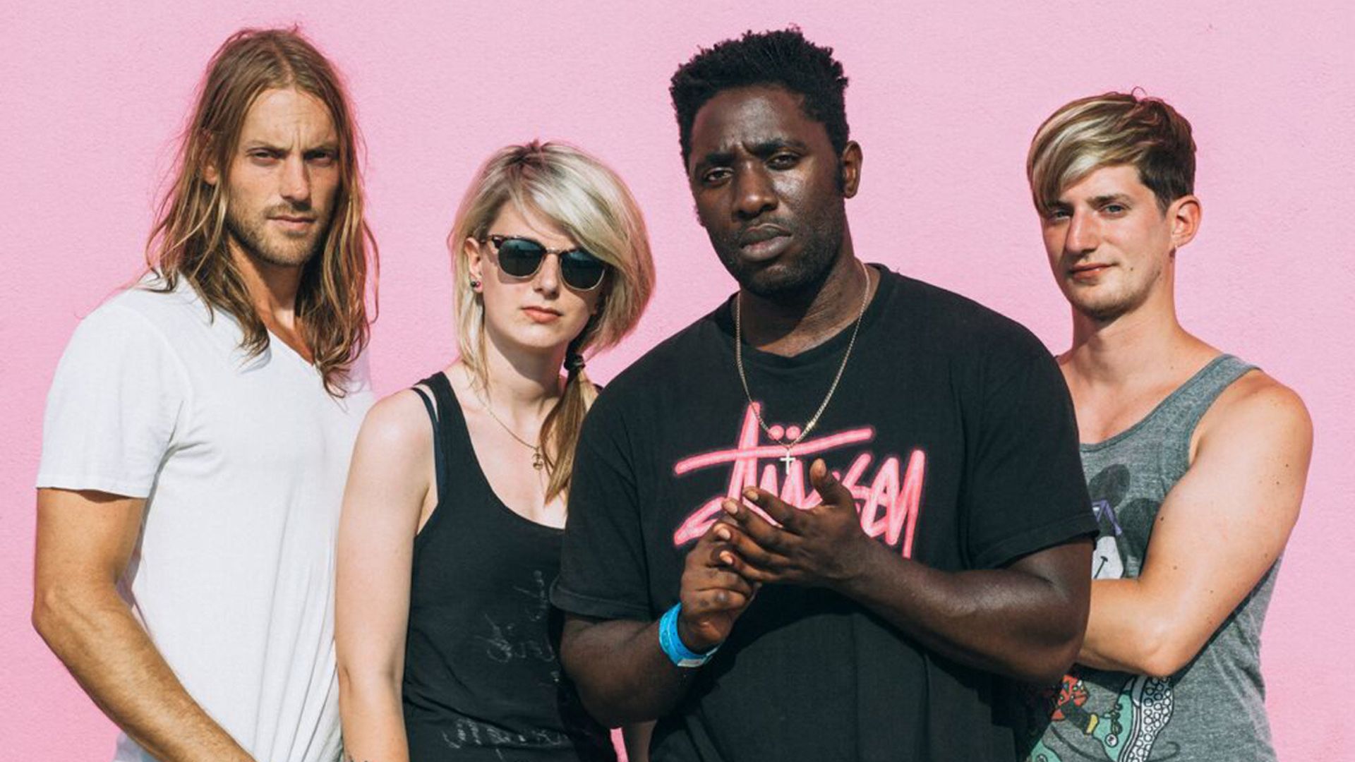 Foule rassemblée pour le spectacle de Bloc Party à Montréal