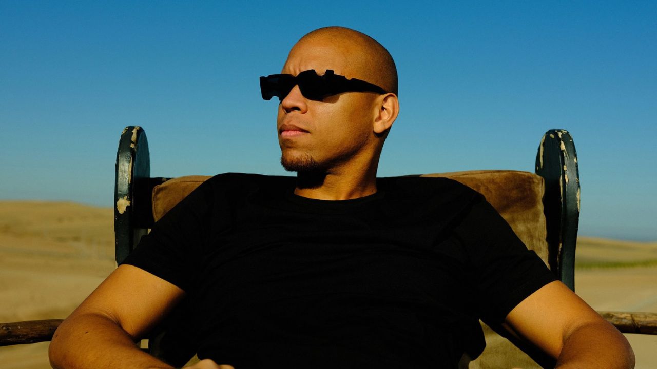 Portrait du DJ haïtien Francis Mercier, star mondiale de l'afro-house