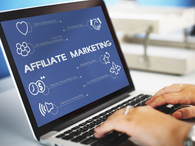 Affiliate Marketing vs Influencer Marketing: Which Is Better for UAE Brands?