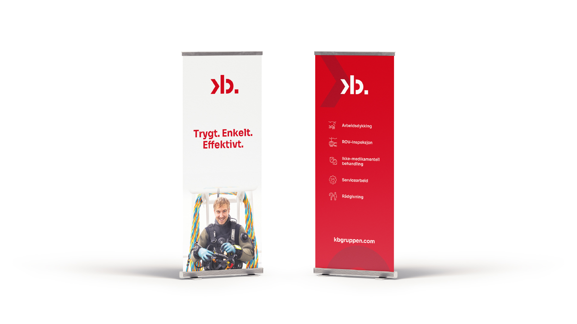Mockup av to roll-ups for KB gruppen på helhvit bakgrunn.