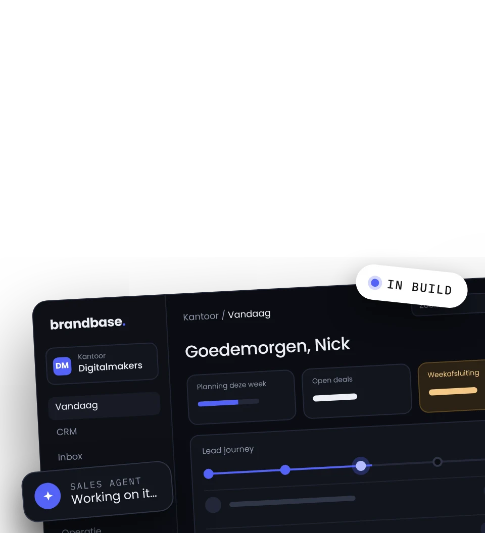 The Kantoor app in dark mode with a sales agent working