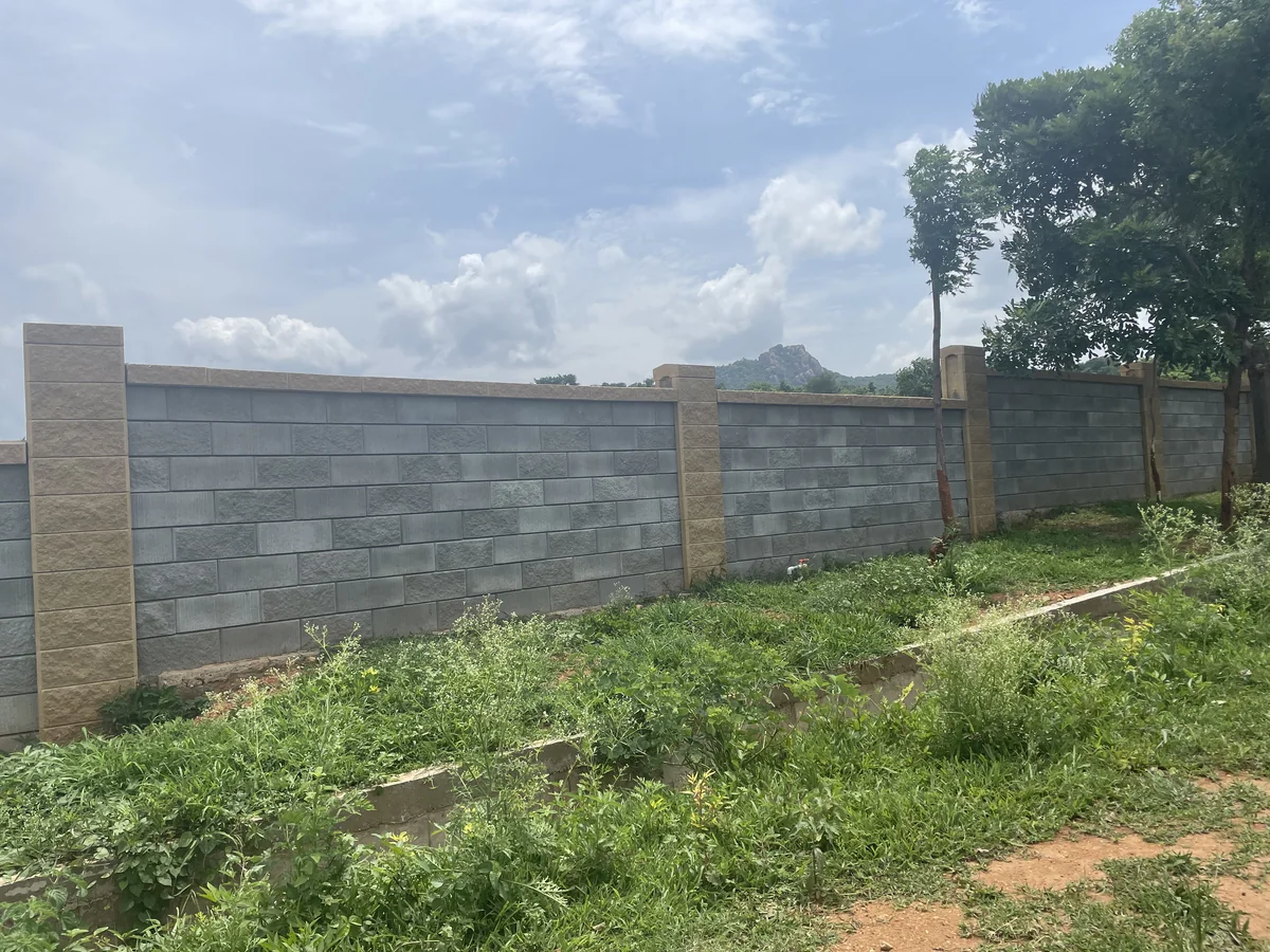 Allan Blocks Fence System @ Sumruddhi Eco Farms, Bengaluru