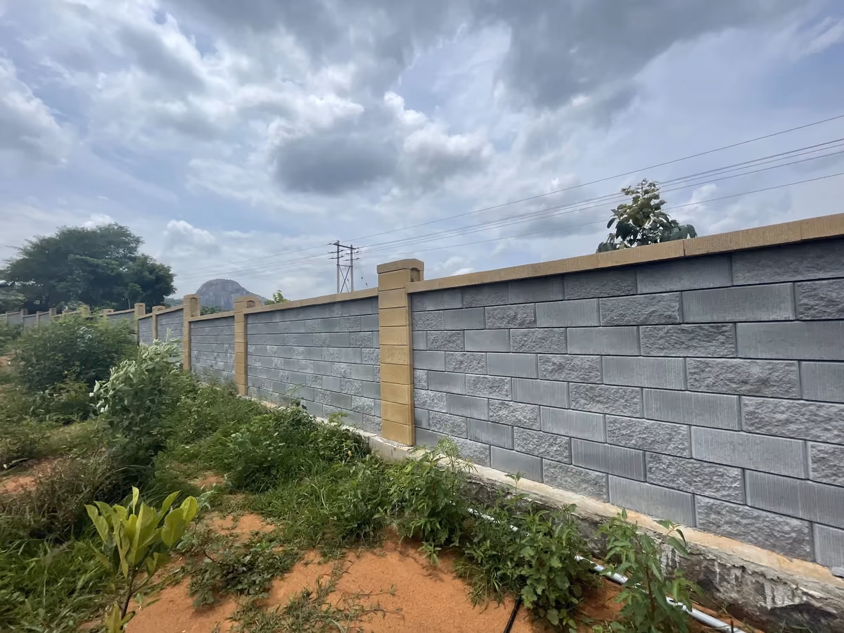 Allan Blocks Fence System @ Sumruddhi Eco Farms, Bengaluru