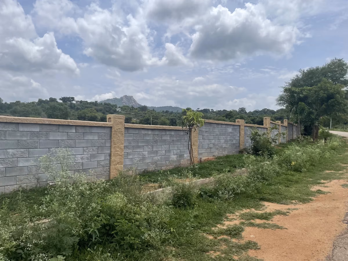 Allan Blocks Fence System @ Sumruddhi Eco Farms, Bengaluru
