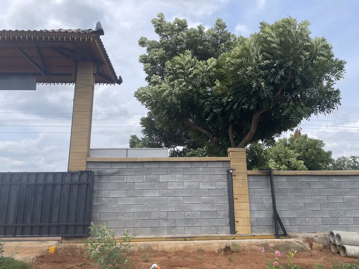 Allan Blocks Fence System @ Sumruddhi Eco Farms, Bengaluru