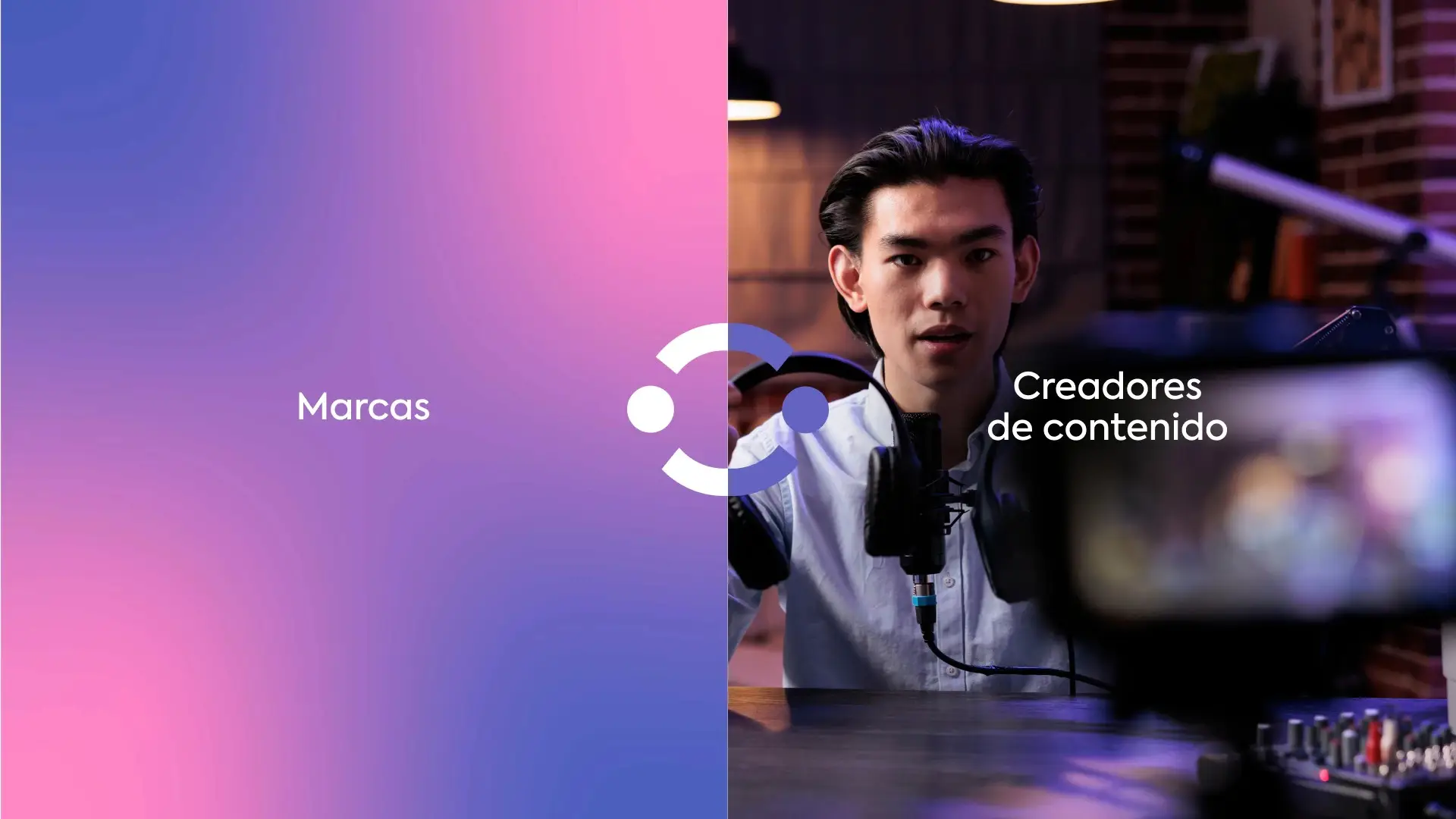 Gráfico conceptual que conecta a Marcas con Creadores de contenido a través del logotipo central de Collabs uniendo un fondo degradado y la foto de un podcaster grabando