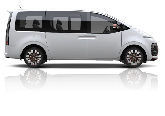 Hyundai Staria Wagon — vista de estudio, fondo transparente