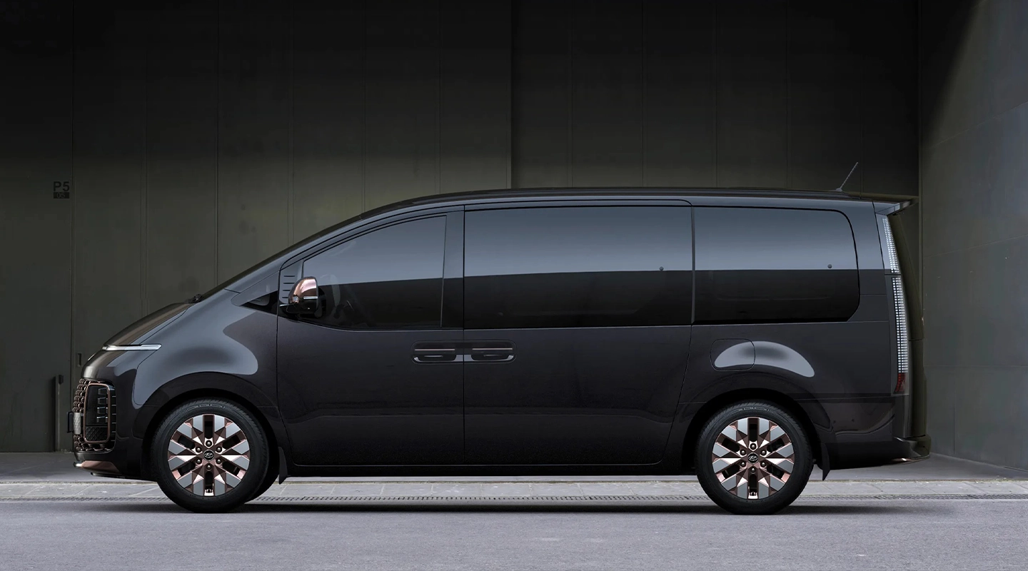 Hyundai Staria Wagon 7P — banner de exterior