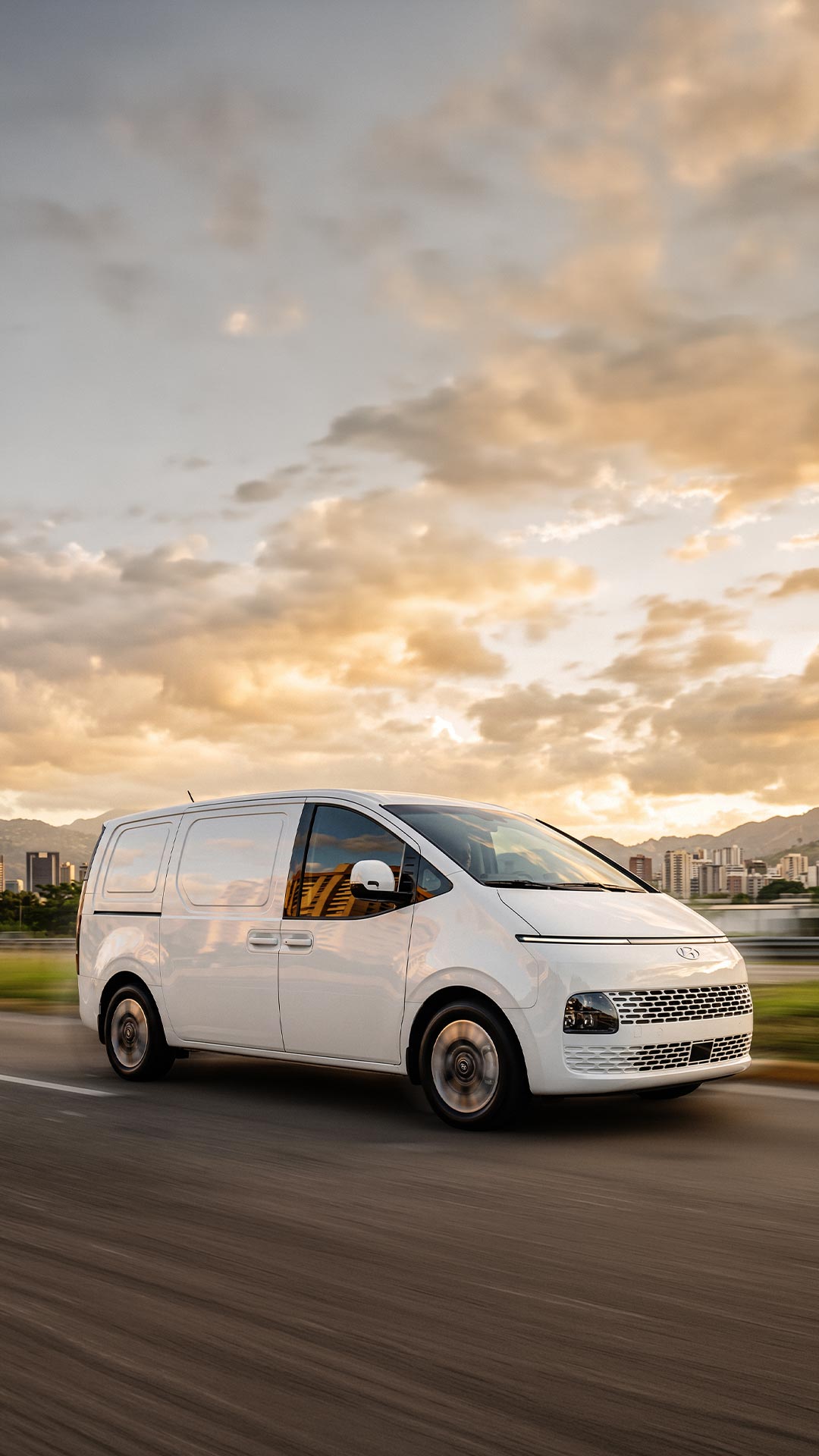Hyundai Staria VAN 2026 — banner principal, Multipropósito
