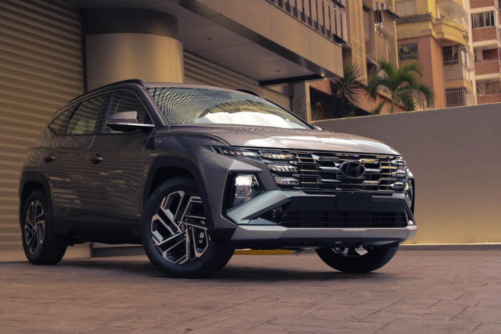 Gama completa de vehículos Hyundai exhibida con gran concurrencia en el Autofest