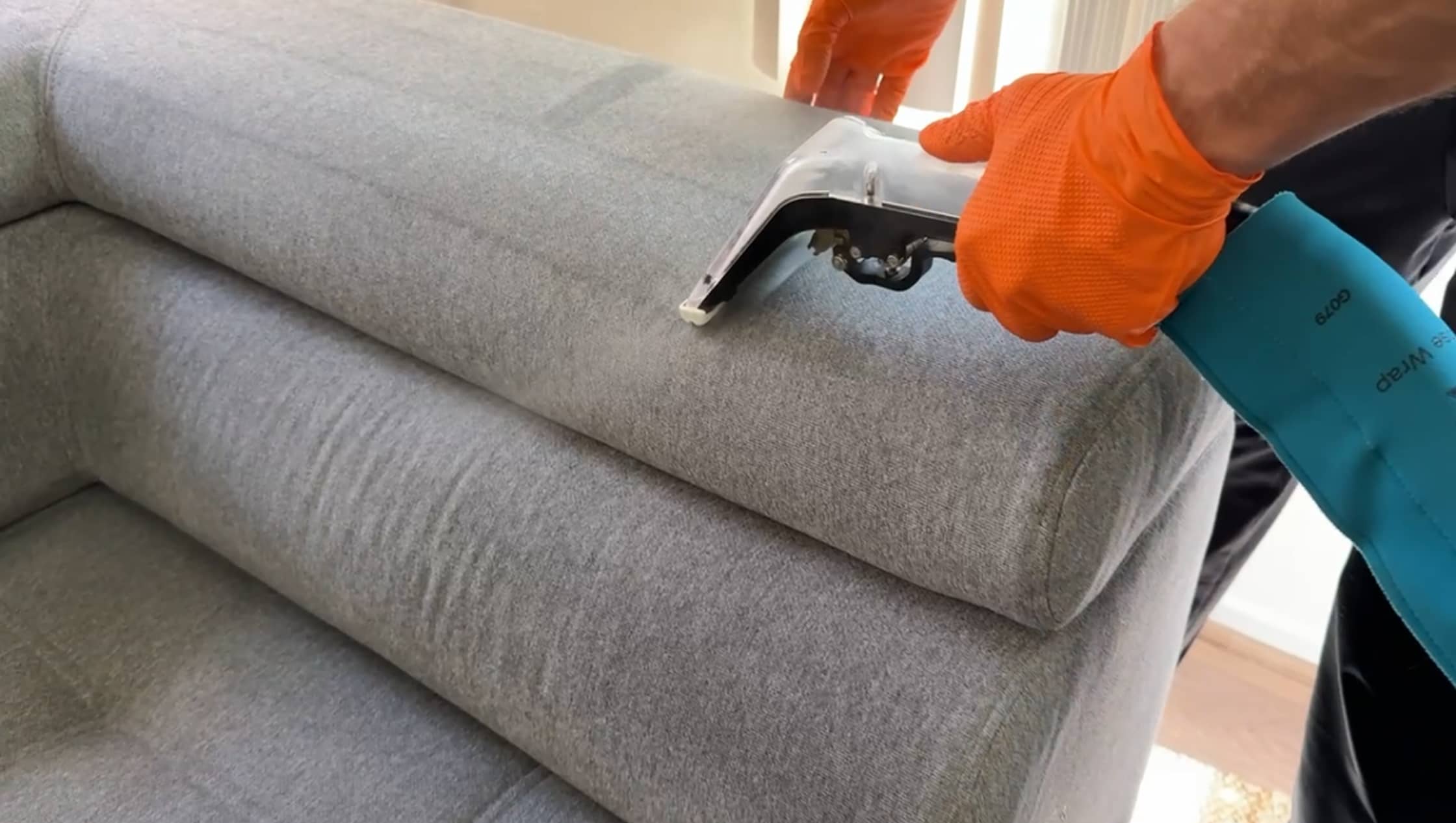 Professional sofa and carpet cleaning in Los Angeles by Pico Steamers