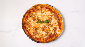 Hawaii Pizza fra Esmeralda Pizza & Restaurant på Amager