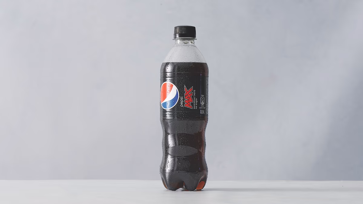 Autentisk italiensk stenovnspizza Pepsi Max 0,5 l