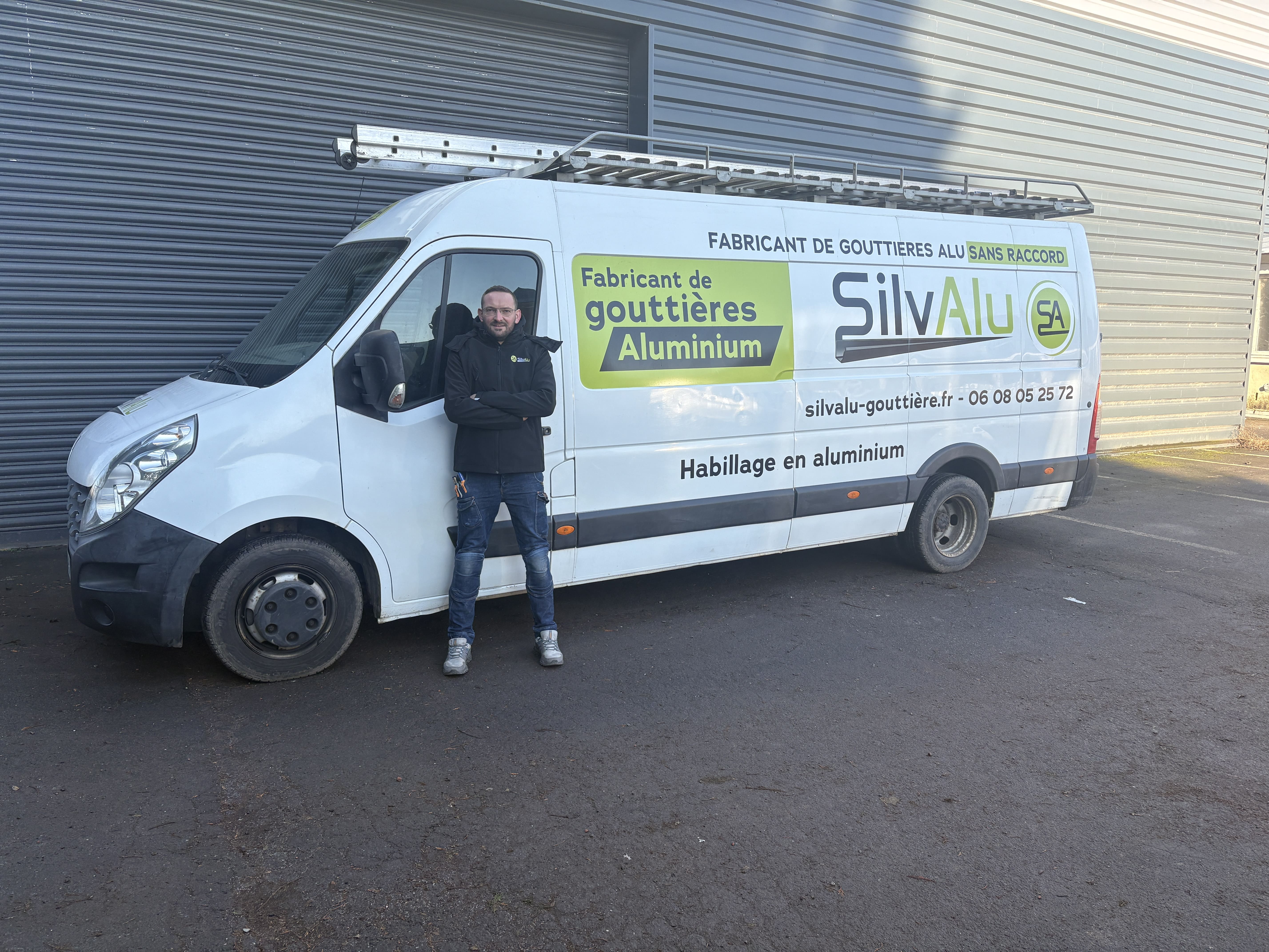 [interface] image of a computer showcasing educational software (for an edtech)