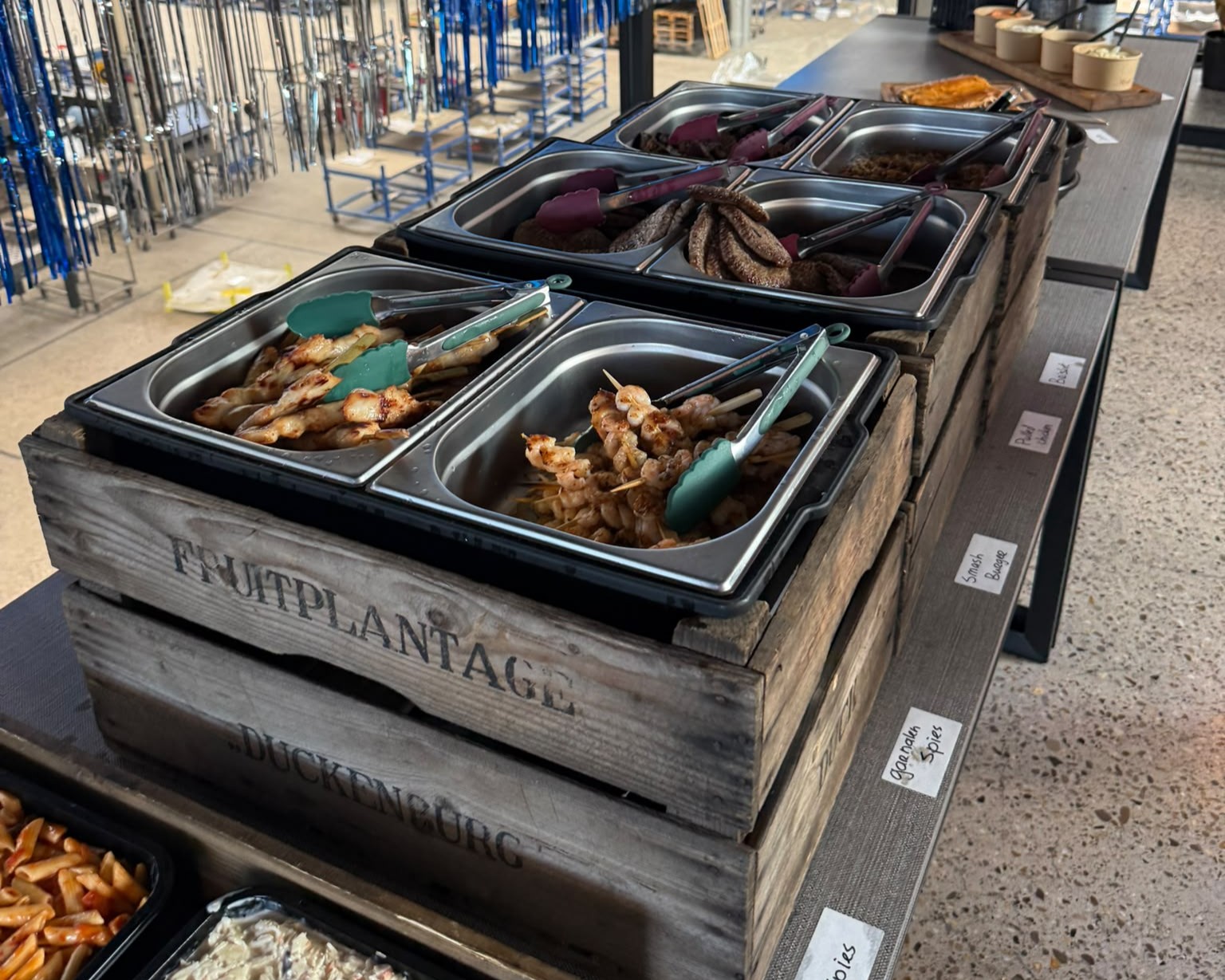 Ontdek de verschillende soorten catering van Smoak-BBQ, zoals Lopend buffet