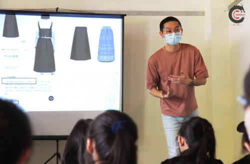 汉服导师讲解华人传统服饰的特色