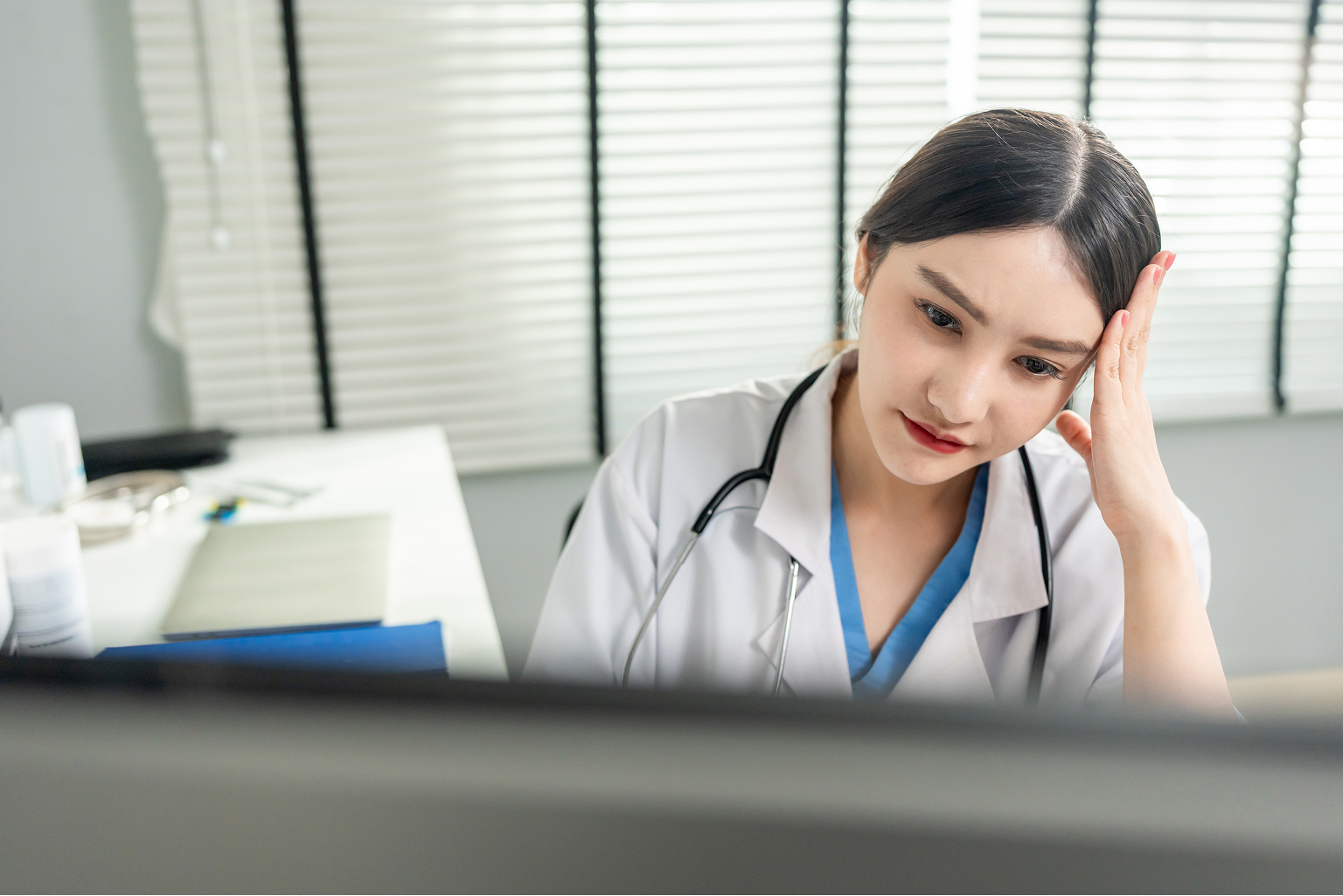 Reading Thresholds and Minor Misdiagnoses