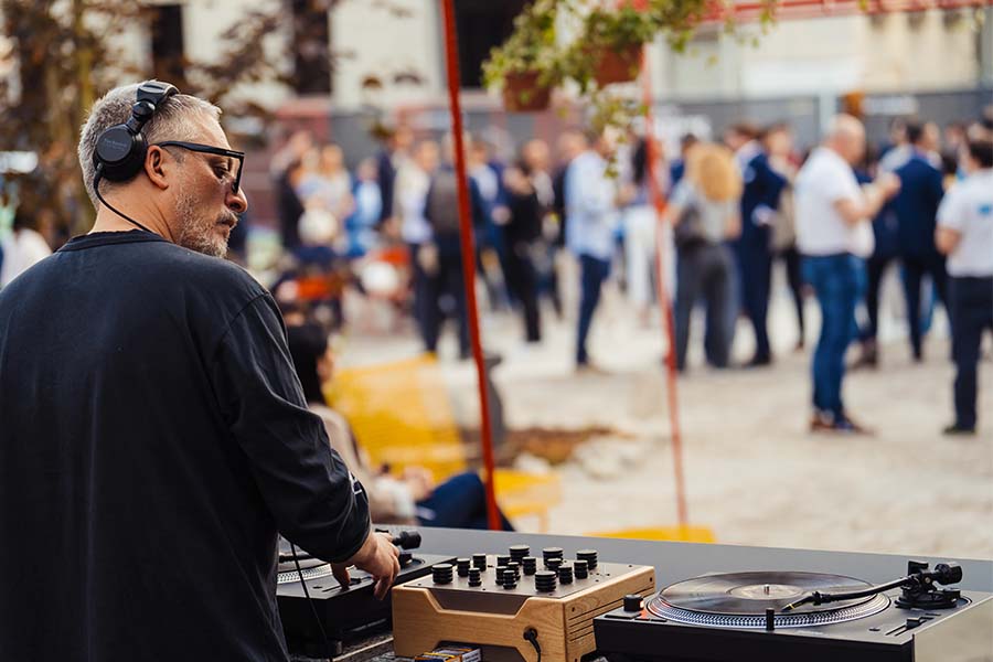 image of distillery exterior