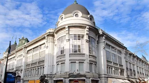 White neoclassical architecture in Porto, just steps away from the Hotel Experimental Infante Sagres in Porto.
