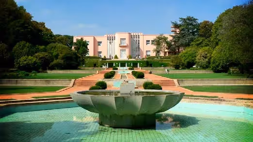 Serralves Villa facade and Art Deco gardens, to discover while staying at the Hotel Experimental Infante Sagres in Porto.