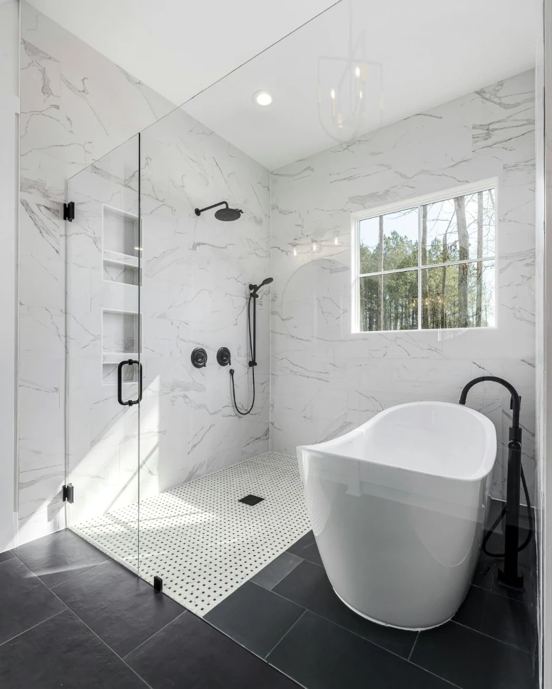 Luxurious Modern Bathroom with Freestanding Tub