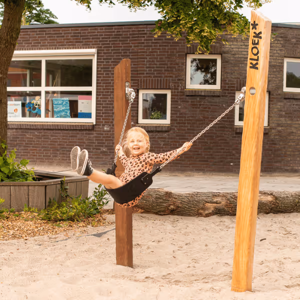 Inspectie en onderhoud schoolplein