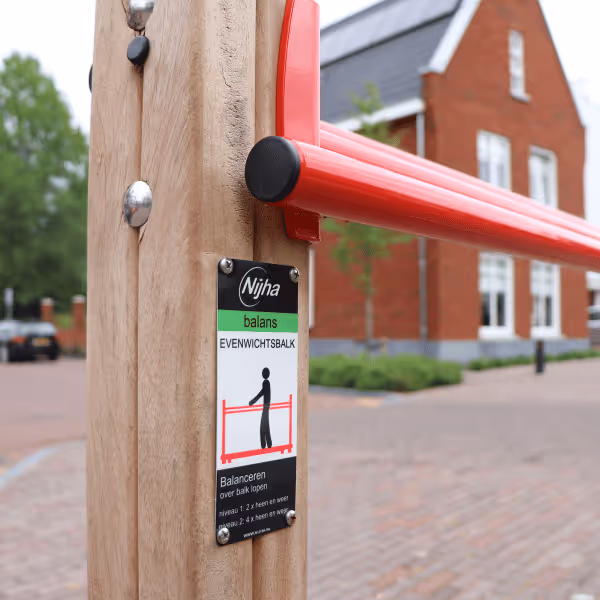 Evenwichtsbalk aan beweegroute in Helvoirt