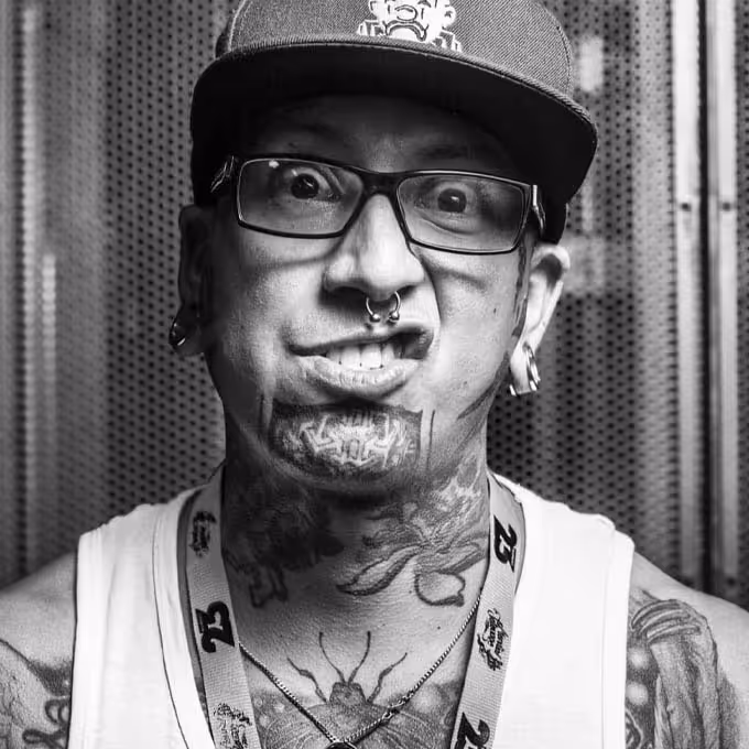 Lucho Morante - Tatouage Vannes - 25 ans experience