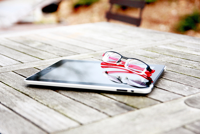 ipad glasses visual content