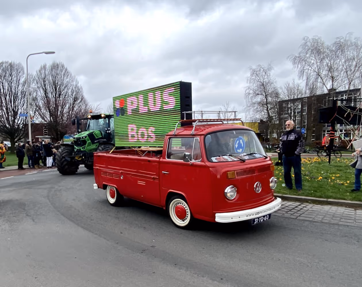 LED Promotie Bus met dubbelzijdig LEDscherm