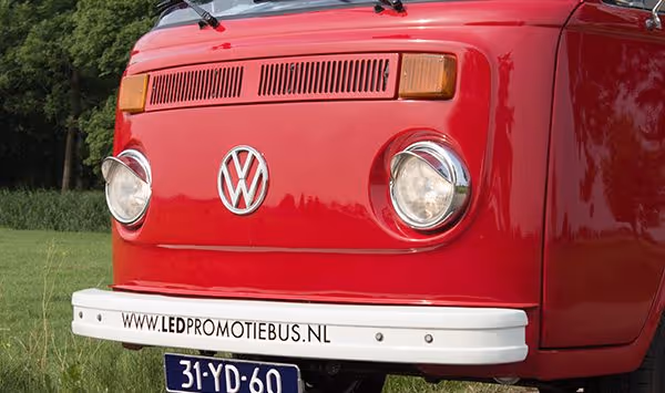 LED Promotie Bus met dubbelzijdig LEDscherm