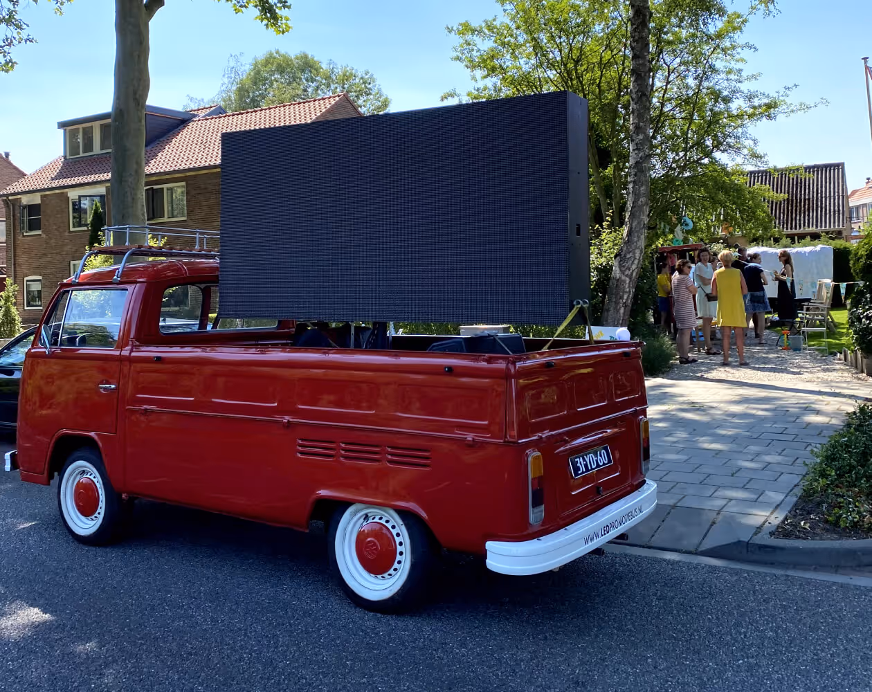 LED Promotie Bus met dubbelzijdig LEDscherm