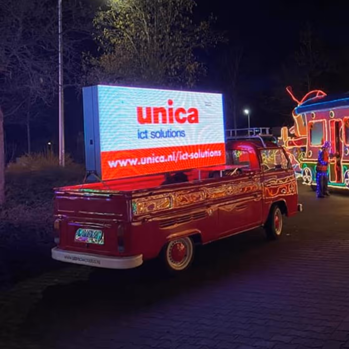 LED Promotie Bus met dubbelzijdig LEDscherm