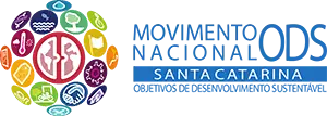Emblema circular colorido com ícones que representam os Objetivos de Desenvolvimento Sustentável (ODS) ao lado do texto "Movimento Nacional ODS Santa Catarina" em azul.