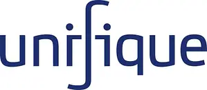 Logotipo com a palavra "unifique" em uma fonte moderna azul escura com um "f" estilizado e alongado.