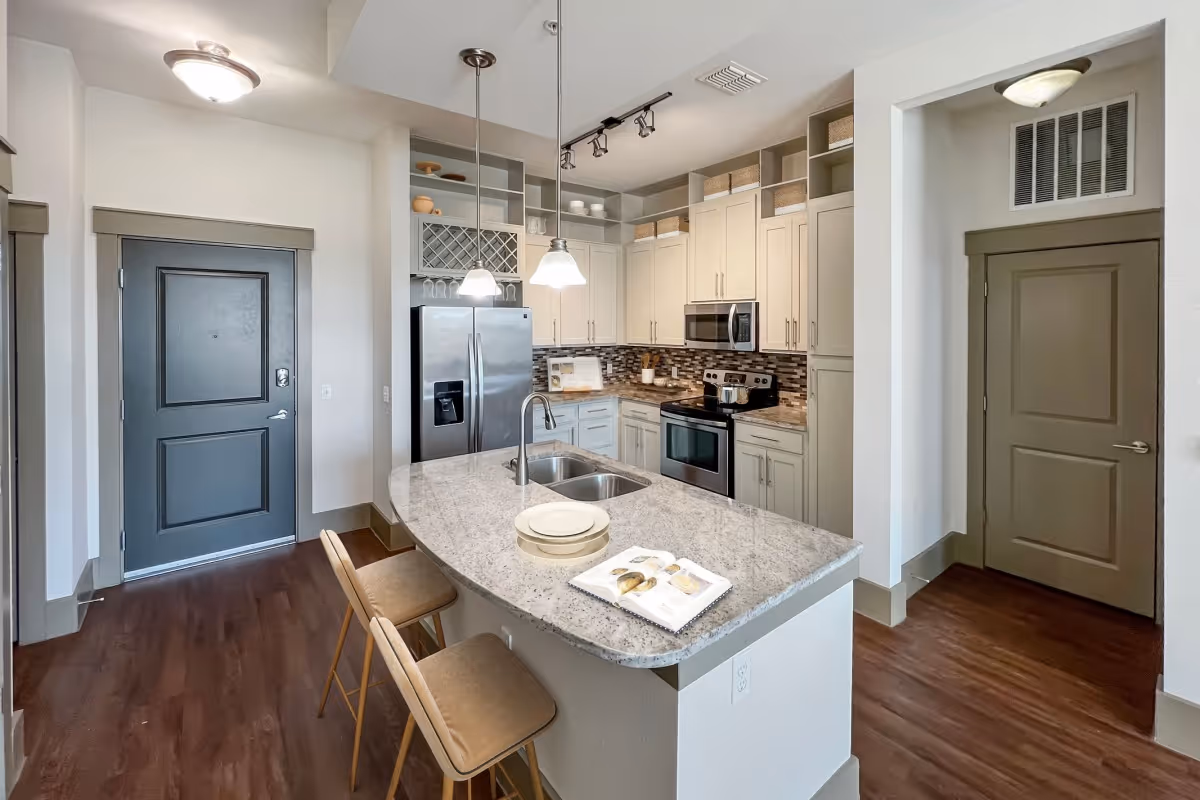 10' or 11' Soaring Ceilings