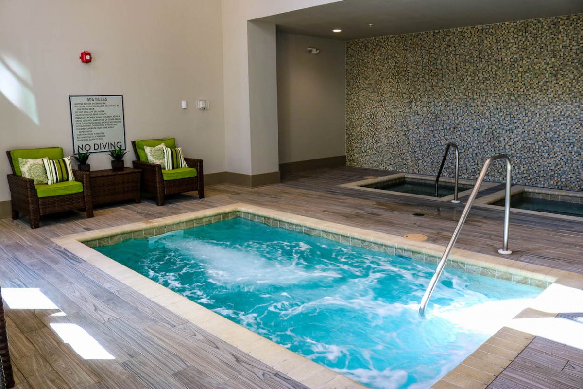 Hot & cold plunge pool