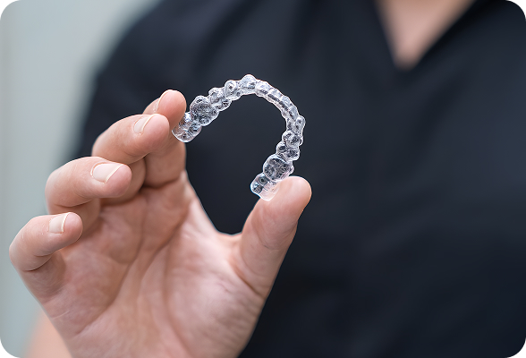 Discreet clear aligners in Hialeah 