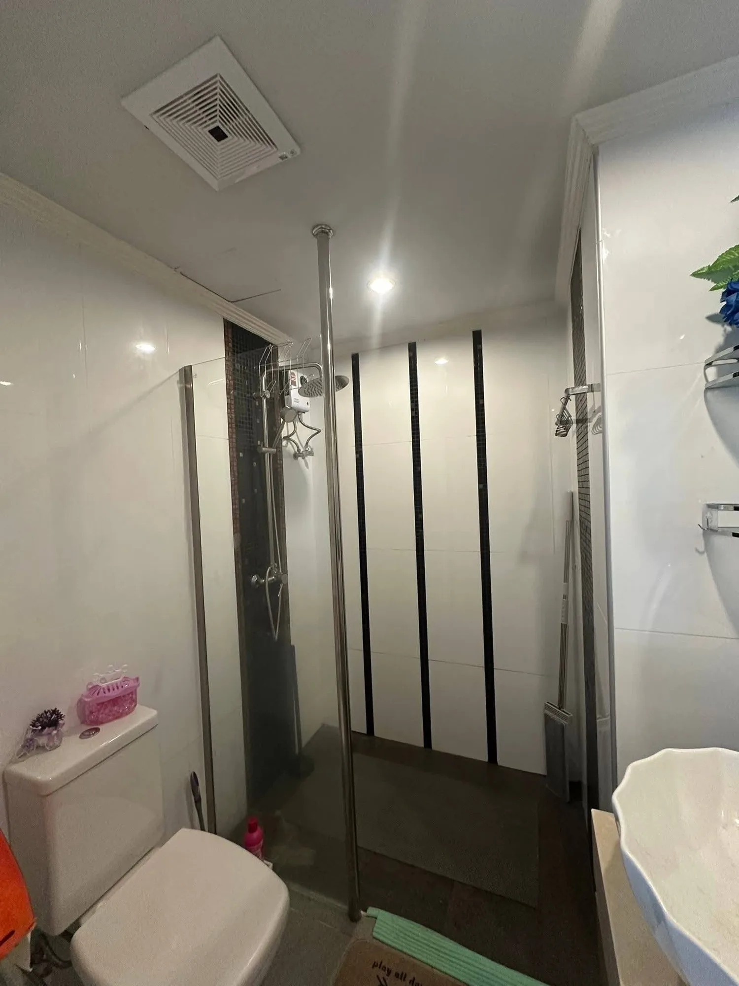 Amazon Residence Condo (6th Floor, City View)
