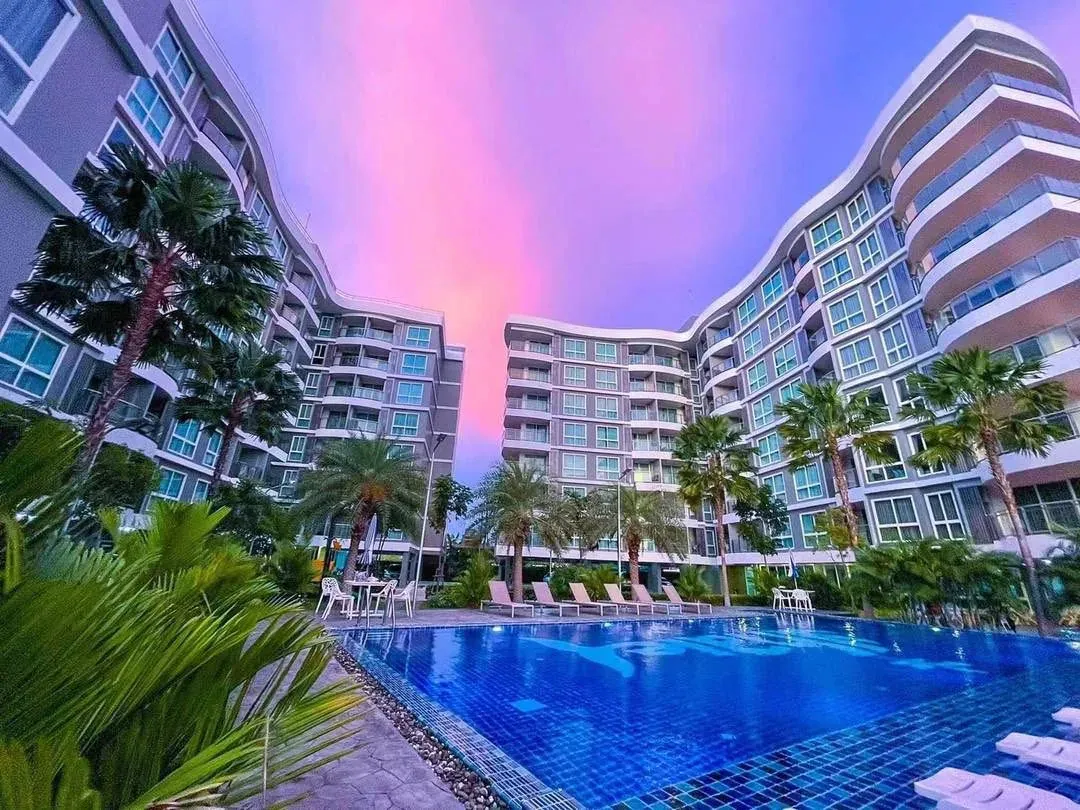 Pool and buildings of Whale Marina in Na Jomtien