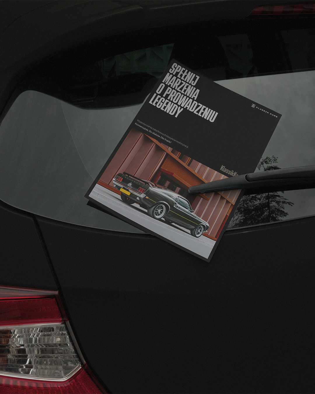 Projekt i prezentacja ulotki reklamowej dla wypożyczalni samochodów