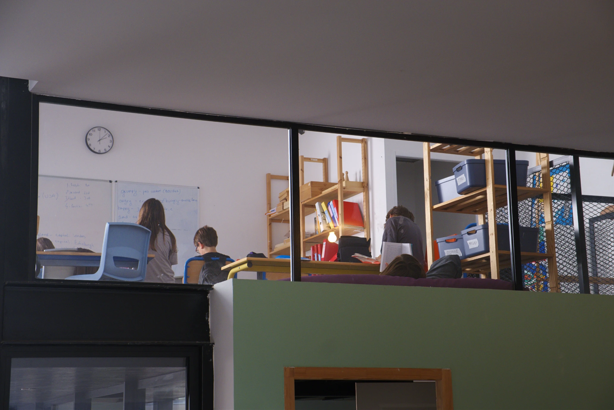 Une salle de classe du collège à l'étage